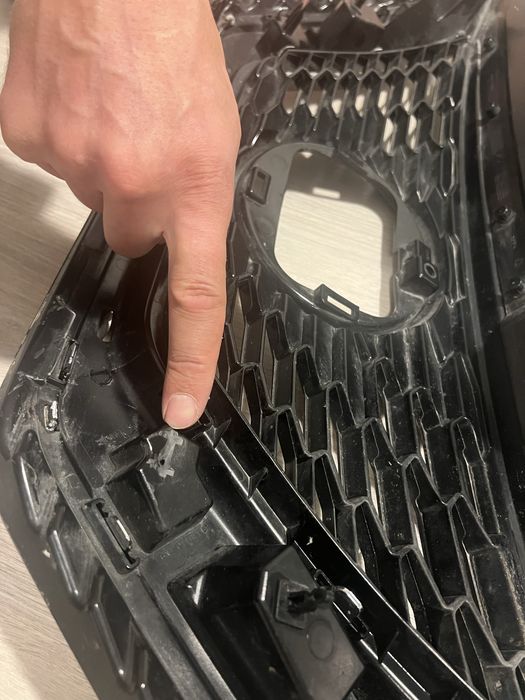 Продам решітку радіатора Nissan Qashqai 2020 року