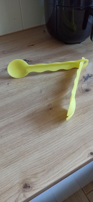 Szczypce tupperware