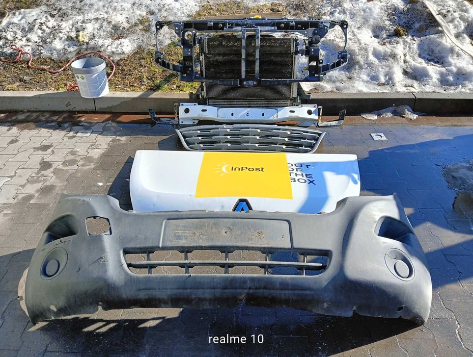 Pas przedni chłodnice atrapa zderzak Renault Master III 2.3