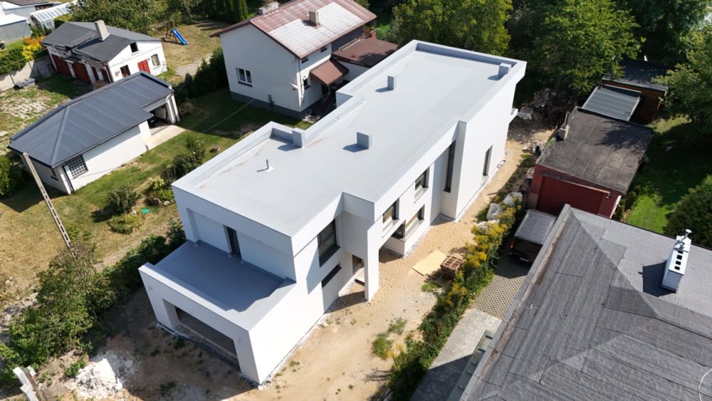 Kompleksowe wykończenie dachy płaskie ocieplenie membrana PVC obróbki