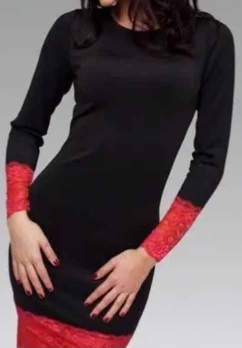 Платье-футляр черное с красным кружевом