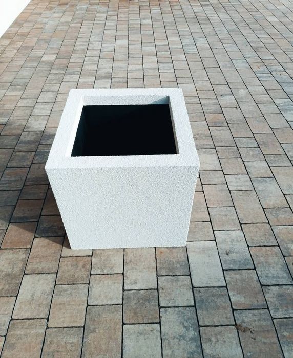 "Stylowe TermoDonice ogrodowe ze styropianu – trwałość i design