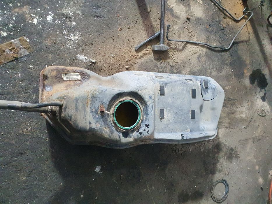 Паливний бак jeep grand cherokee wk1 3.0 бак джип