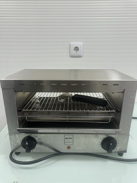 Torradeira profissional Metro professional GTO1001 em inoc- semi nova