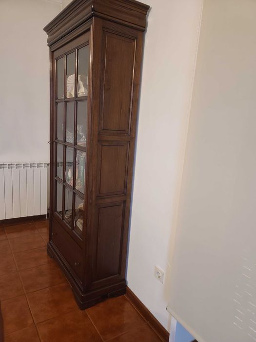 Estante de sala estar estilo Luis Filipe em bom estado conservação