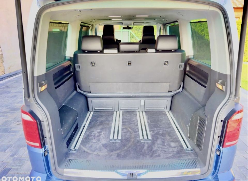 Wynajem BUS 7 osób Volkswagen Multivan Lux Exclusive Dach Moc 204 4x4motion Hak przewóz osób