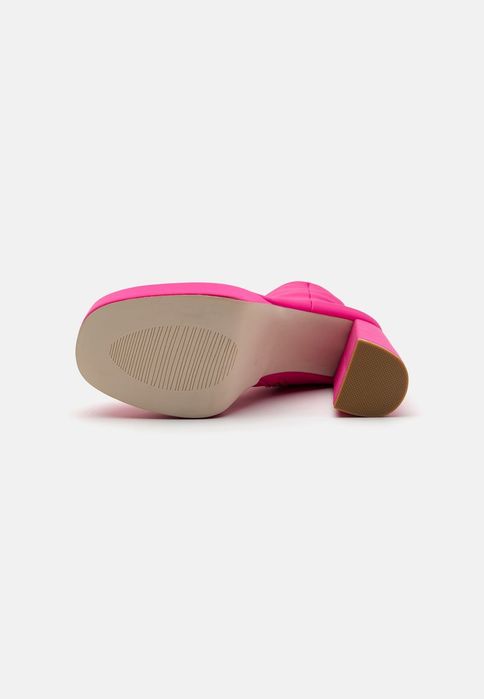 Botki hot pink na słupku Raid 36