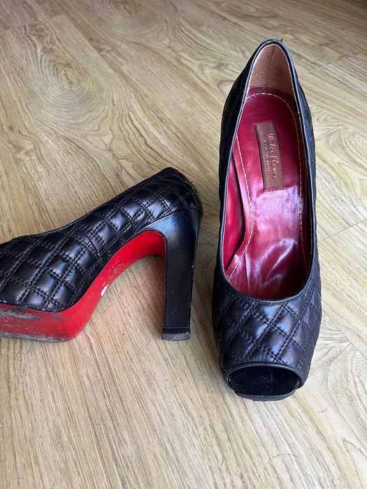 Sapatos pretos salto alto, tamanho 39