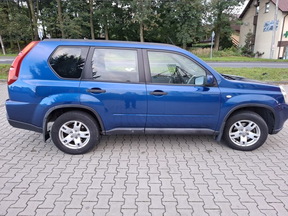 Samochód Nissan X-Trail