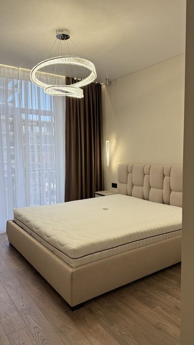 Оренда 2-х кімнатної Crystal.