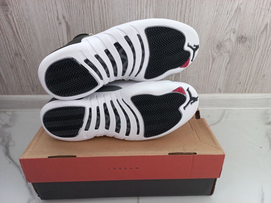 Jordan 12 Retro Mid Playoff nike.