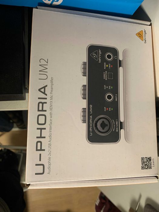 Interface Áudio Behringer U-Phoria UM2 USB – com caixa + cabo