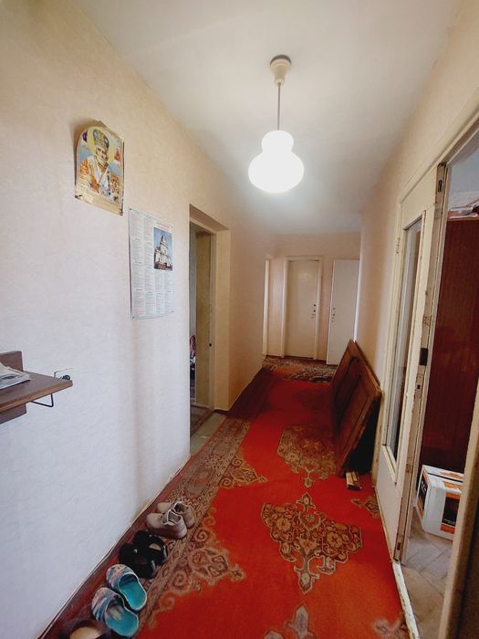 Продаж чотирьохкімнатної квартири.