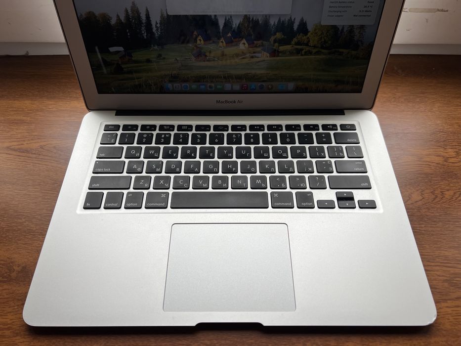 MacBook Air 13 8/128Gb, батарея 8.5 годин