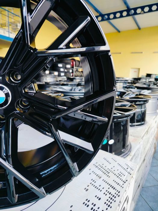 Felgi aluminiowe BMW dwie szerokości czarne 19 cali