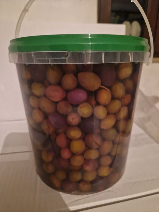 Vendo azeite e azeitona