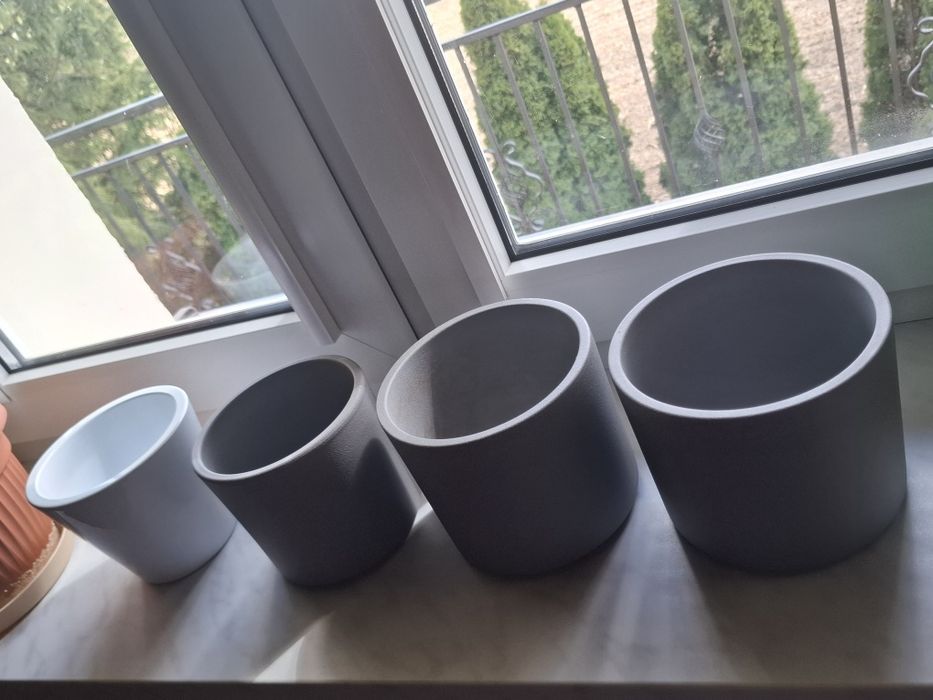 Materiałymarkowe niemieckie nici szpulki
