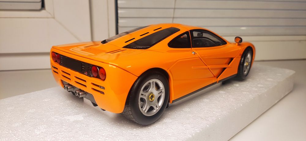 Макларен Mclaren F1 1992 Minichamps 1/18 1:18