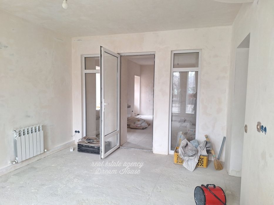 1 кімнатна 50,3 м  у центрі с. Щасливе 8 км від Києва