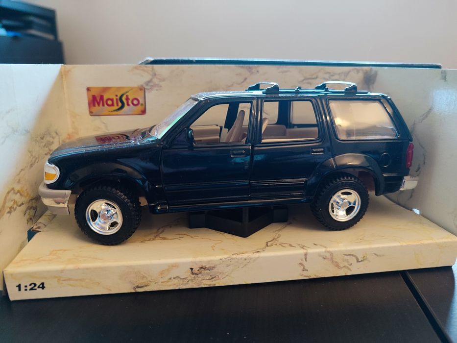 Ford Explorer Sport Raid (miniatura)