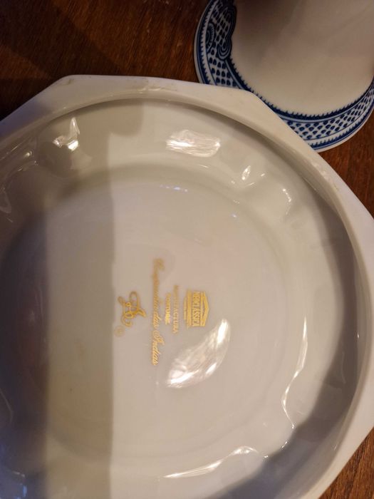 Conjunto Jarro e Cinzeiro porcelana Neoclassica