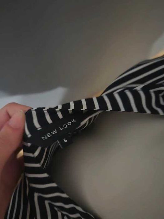 Elegancka bluzka w paski z dekoltem w serek 6 34 XS