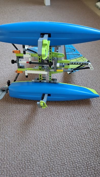 LEGO katamaran 42105 oryginal