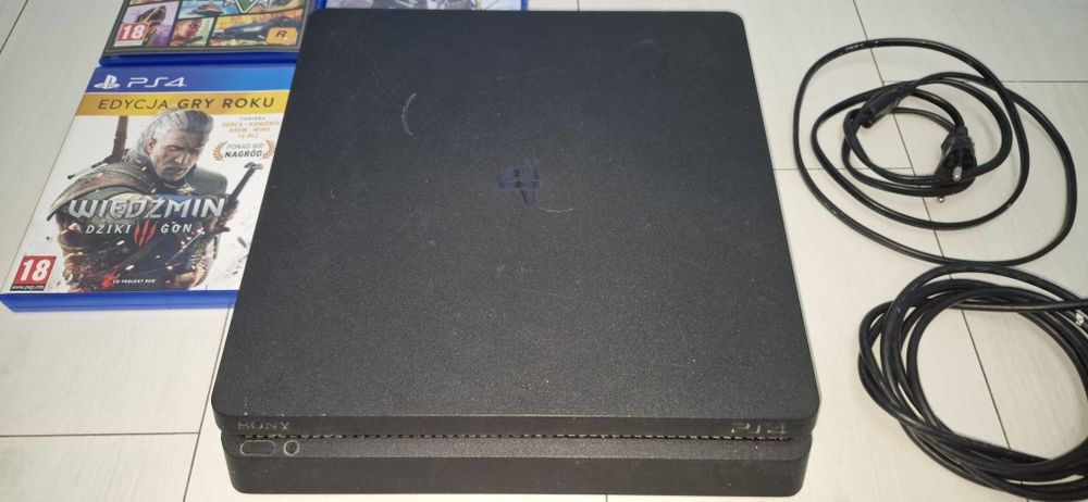 Konsola do gier PlayStation 4 Slim 1TB + 3 gry