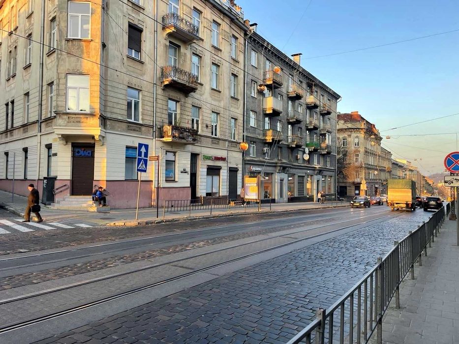 Оренда Комерційного приміщення Фасад прохідне місце Городоцька