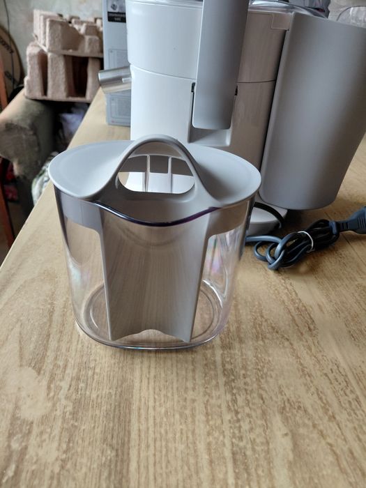 Соковижималка KENWOOD JE 680