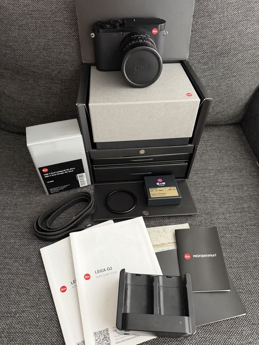Aparat fotograficzny Leica Q2