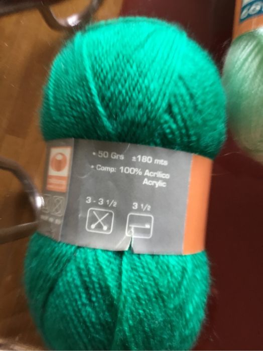 Novelos de lã marca Coral