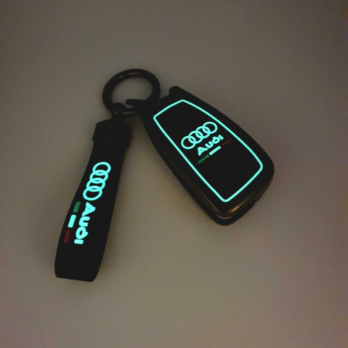 Etui z Breloczkiem Audi