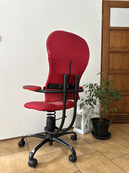 Krzesło biurowe ergonomiczne czerwone Spinalis Spider aktywne siedzisko sprawne 100%