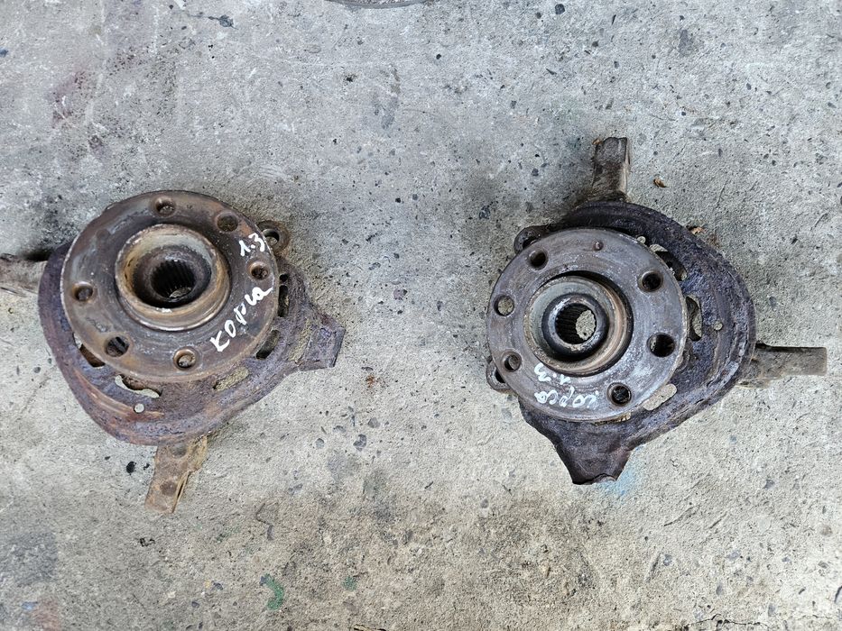 Цапфа супорт тормозний диск датчик АБС кулак Опель Меріва Корса Комбо