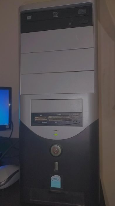 Windows 7 Desktop Computer64354259821059123