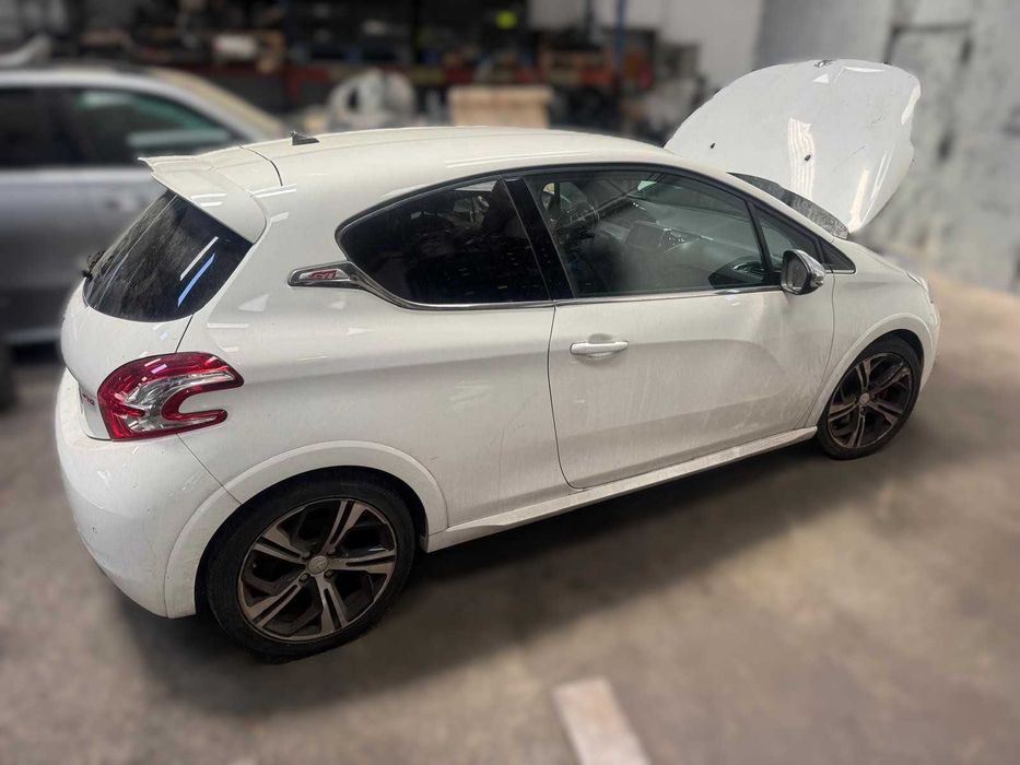 Peugeot 208 1.6 GTI de 2013 P/Peças REF Motor - 5FU (EP6CDTX) | REF Caixa Velo. - MCA