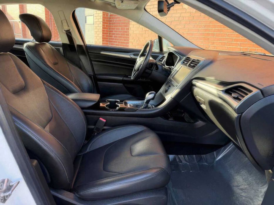 Ford Fusion Titanium      2014