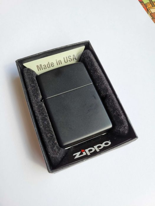 Zapalniczka ZIPPO czarna matowa 2018 Oryginalna