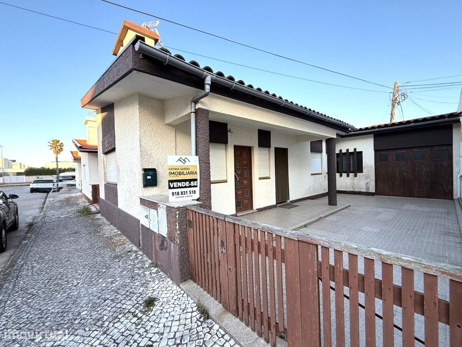 Moradia Térrea T3 com pátio e garagem na Praia do Furadouro