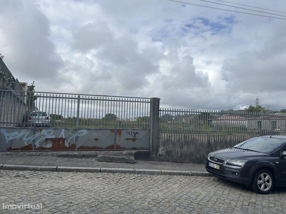 Terreno urbano para construção em Canelas