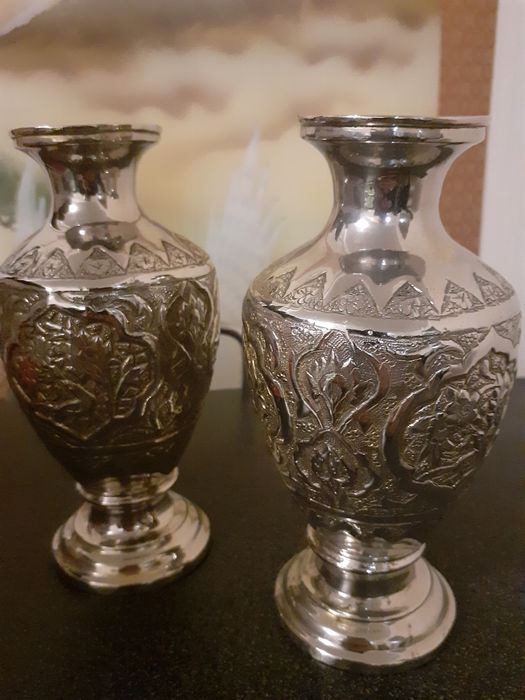 Продам серебряную вазу ручной работы из Индии, две штуки.