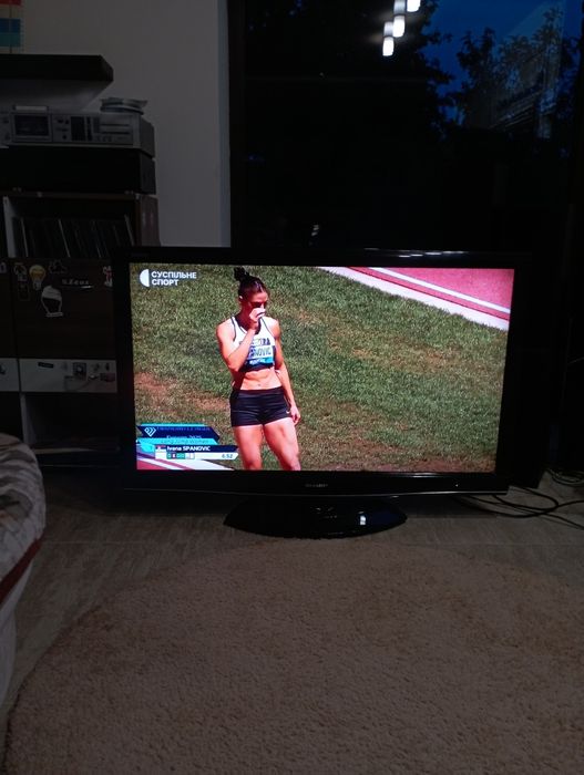 Телевізор Sharp 46"