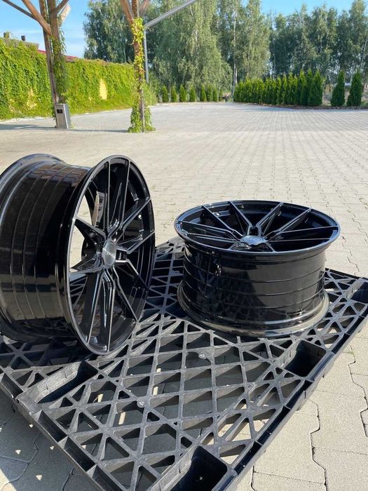 Riviera RF107 20" 8,5J ET35+10J ET35 5x120 Black Polished Dark Tint