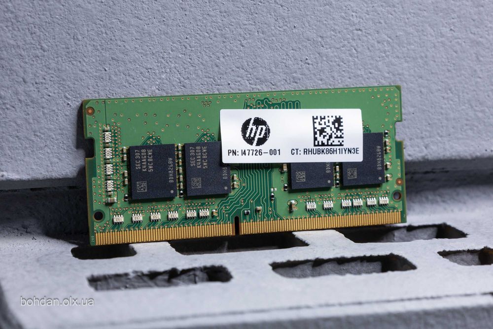 Модуль пам'яті Samsung 16GB DDR4-3200 SODIMM (M471A2G43CB2-CWE)