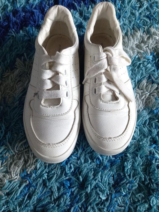 Buty sportowe białe 35