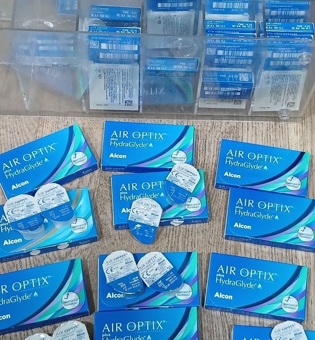 Контактні лінзи Air Optix plus hydroglyde Alcon