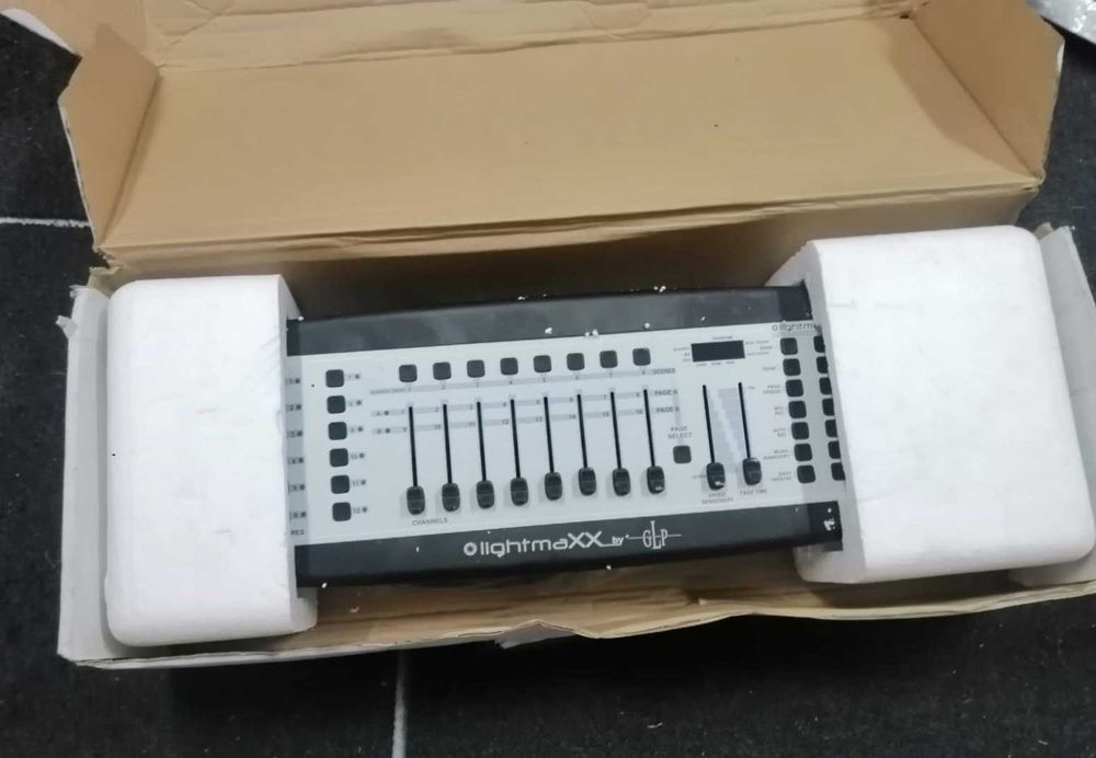 DMX Lighting Control Panel LightMaxx + Controladora de Luzes Acústica P48