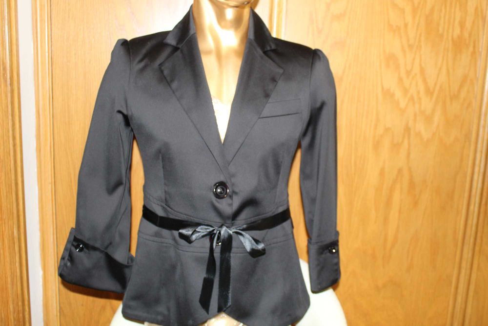 Casaco de Cetim Preto Novo (sem uso)