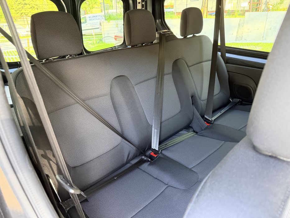 Wynajem Busa Renault Trafic 9 osobowy,Hak ,automat  ,2026 rok